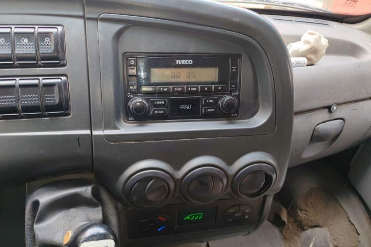 Used Iveco Power Daily 2013 2.5T-A37 Dual-Purpose High-Roof Van