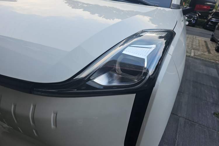 Used Bestune NAT 2023 PRO Comfortable Travel Battery-Swap Version 401km Left Front Headlight