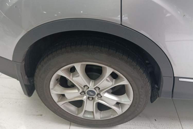 Used Ford Kuga 2015 2.0L GTDi Four-Wheel-Drive Sport Model
