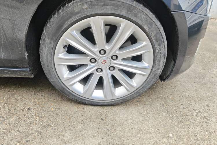 Used Cadillac ATS-L 2014 25T Comfort Model Right Front Wheel Hub