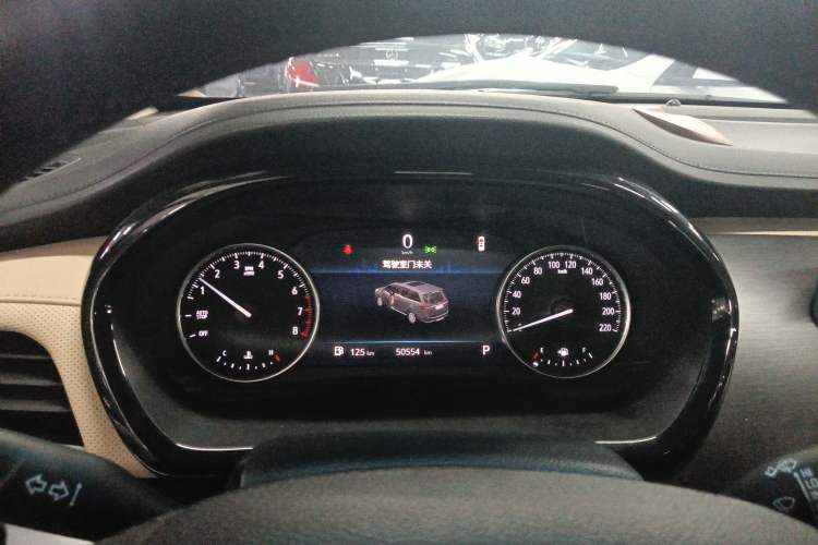 Used Buick GL8 2023 Facelifted Land Cruiser Executive Luxury Version
