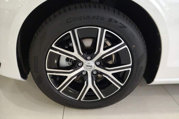 Used Volvo S60 2025 B4 Zhiyi Luxury Edition
