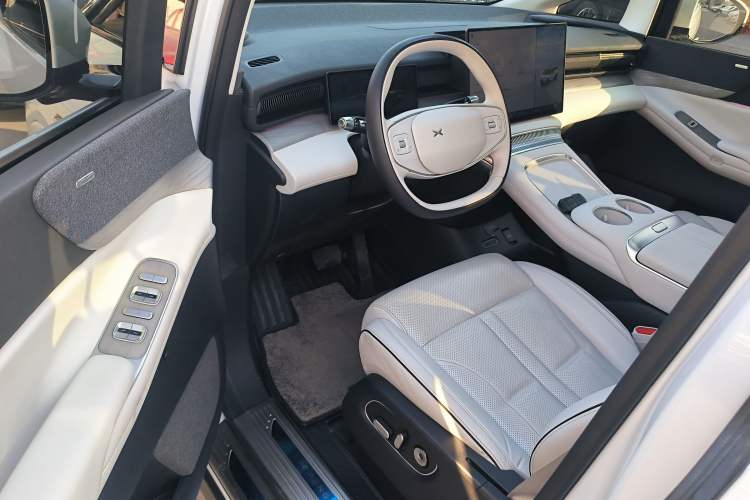 Used XPeng X9 2024 702 Ultra-Long Range Max
