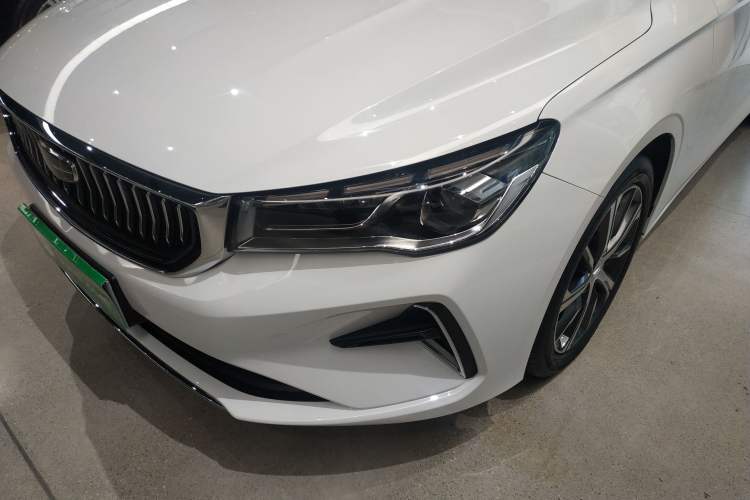 Used Geely Auto Emgrand 2023 4th Generation Champion Edition 1.5L CVT Luxury Model Left Front Headlight