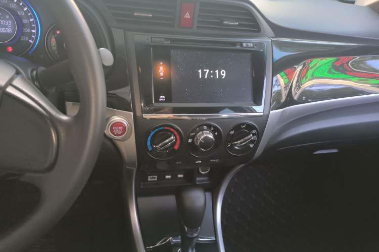 Used Honda Crider 2015 1.8L automatic luxury edition