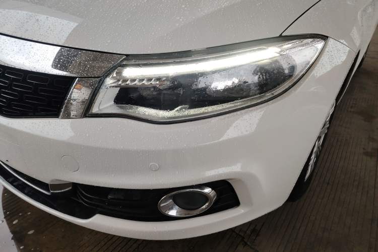 Used Qoros 3 2017 Hatchback 1.6L Automatic Zhiyue Model