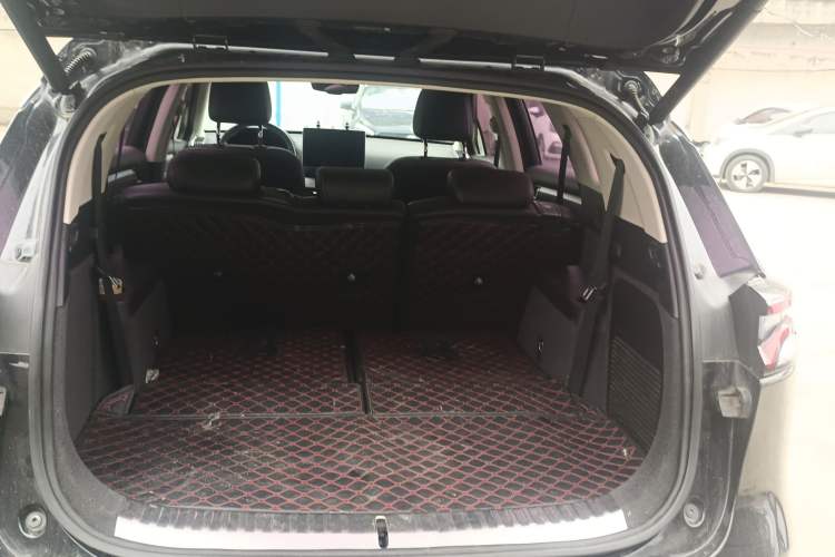 Used BYD Tang 2018 2.0T Automatic SmartConnect Prestige 7-Seater China V Standard
