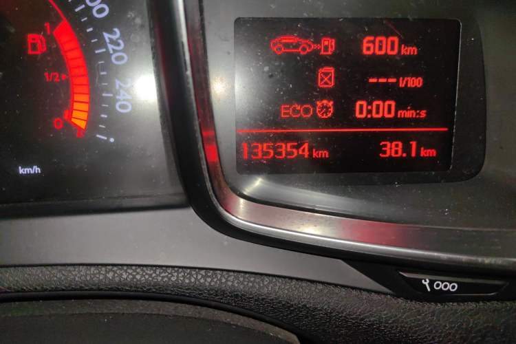 Used DS 4S 2016 1.6T Automatic Ruidong Version THP160 Odometer Close Up