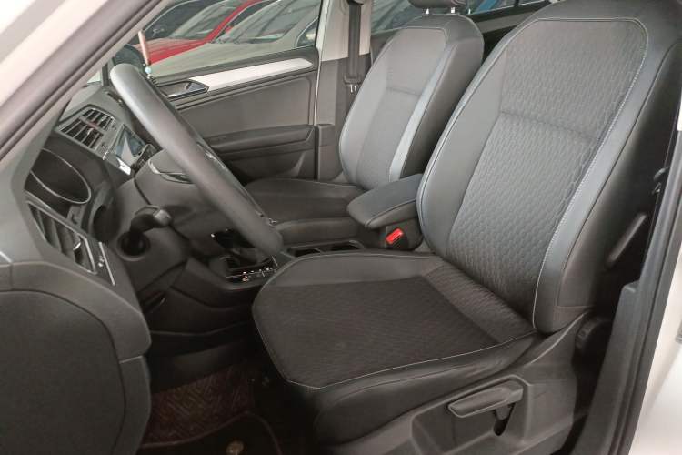 Used Volkswagen Tiguan L 2019 330TSI Automatic Two-Wheel Drive Luxury Edition China VI Standard