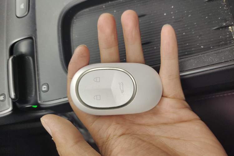 Used Nio ET5 2022 75 kWh Vehicle Key