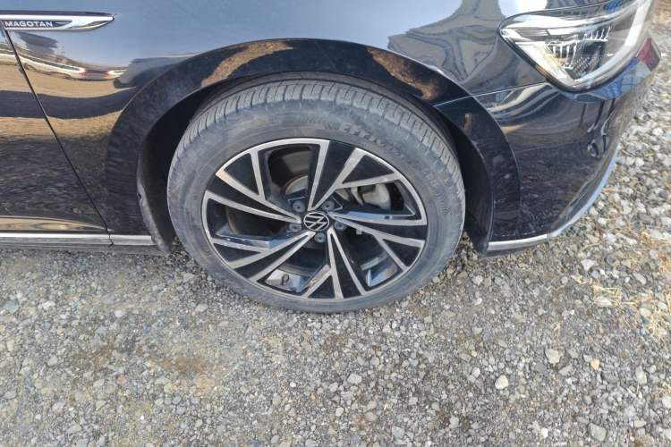 Used Volkswagen Magotan 2020 330TSI DSG Luxury Edition Right Front Wheel Hub