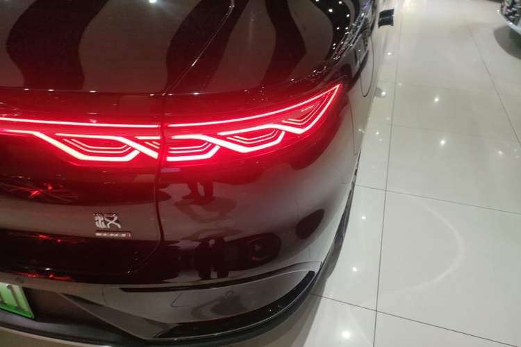 Used BYD Han 2025 DM-i Intelligent Driving Edition 125KM LiDAR Flagship Model
