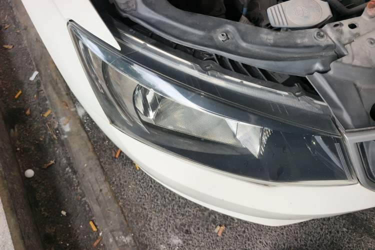 Used Skoda Fabia 2017 1.4L Automatic Car Enjoy Edition Right Front Headlight