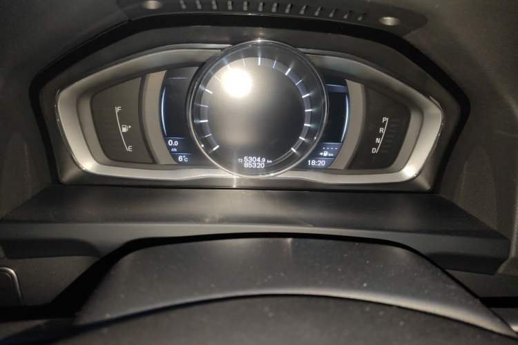 Used Volvo V60 2015 T5 Zhiyi Edition
