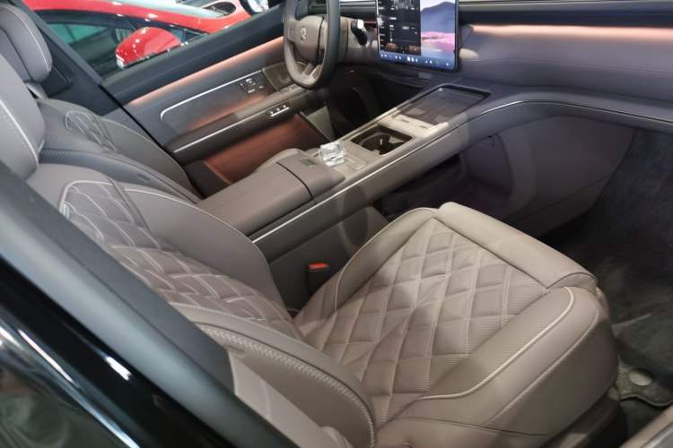Used Nio ES8 2026 Model 6-seat Executive Signature Edition Right Front Seat