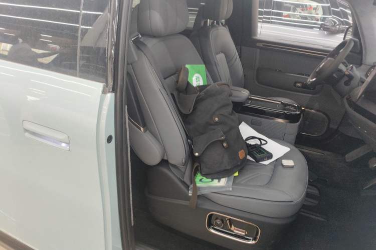 Used Zeekr MIX 2025 Intelligent Driving Version
