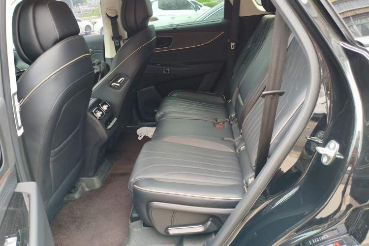 Used Chery Tiggo 9 2023 2.0T Dual-Clutch Two-Wheel Drive Prestige Version 5 Seats