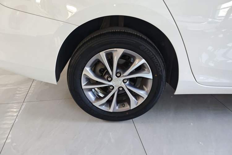 Used Buick Verano 2023 Pro Enjoyment Edition Right Rear Wheel Hub