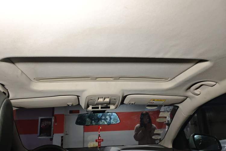 Used Chevrolet Cruze 2016 1.5L Automatic Stylish Sunroof Version Headliner