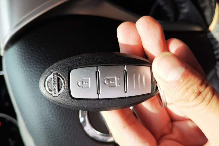 Used Nissan X-Trail 2014 2.0L CVT Comfort Edition 2WD Vehicle Key