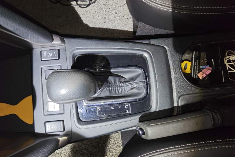 Used Subaru Forester 2018 2.5i Luxury Navigation Edition Gear Lever