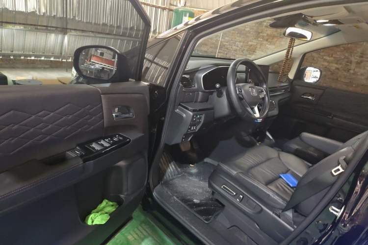 Used Honda Elysion 2022 2.0L eHEV Luxury Edition Driver Seat