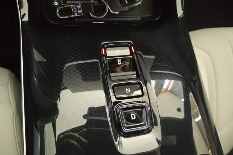 Used Honda P7 2025 Four-Wheel Drive Long-Range Max Gear Lever