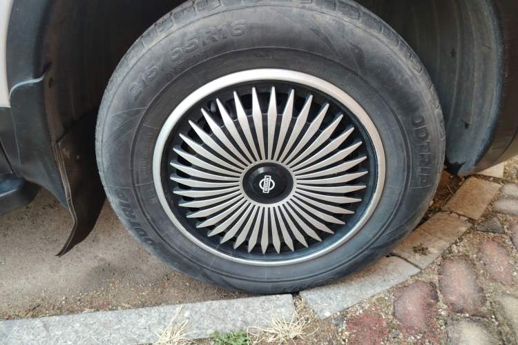 Used Nissan Qashqai 2011 1.6XE Wind 5MT 2WD Right Front Wheel Hub