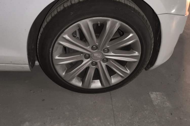 Used Cadillac ATS-L 2016 28T Fashion Edition Right Front Wheel Hub