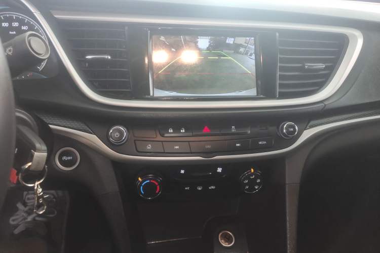 Used Buick GT 2021 Revised Version Flagship 1.5L Automatic Elite Edition Audio And AC Panel