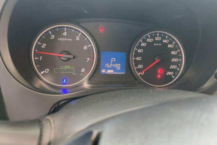 Used Mitsubishi Outlander 2018 2.0L Two-Wheel Drive Glory Edition 5 Seats Odometer Close Up