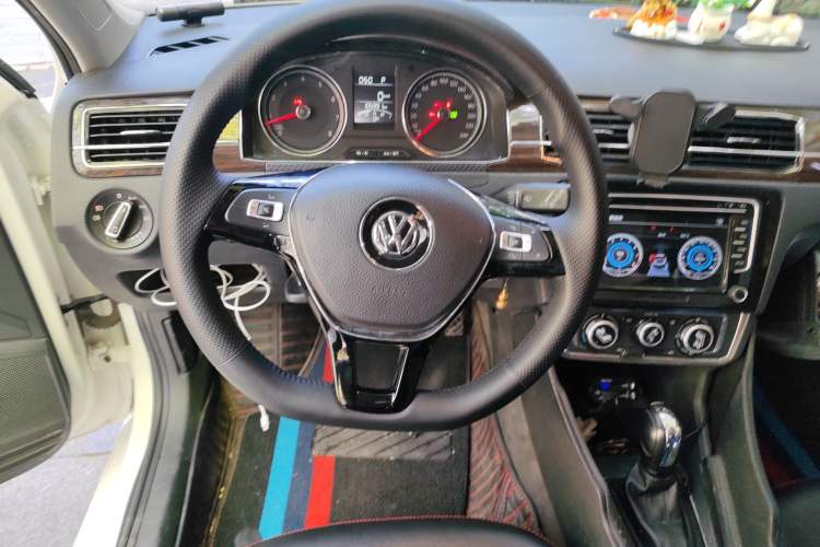 Used Volkswagen Santana 2017 Haval H9 1.6L Automatic Comfort Edition
