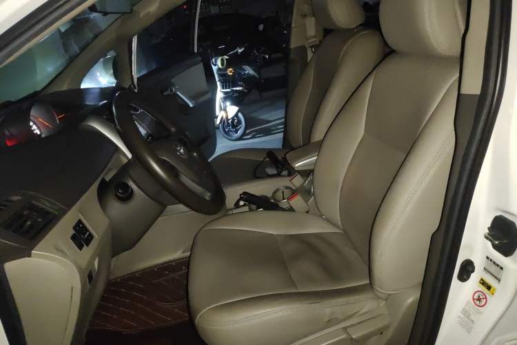 Used Toyota Verso 2014 Starlight 180E CVT Elite Edition
