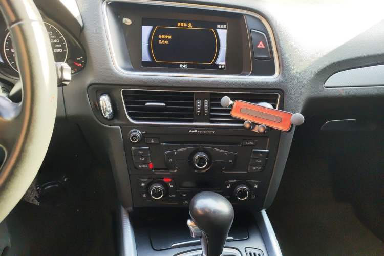 Used Audi Q5 2012 2.0TFSI Technology Model Audio And AC Panel