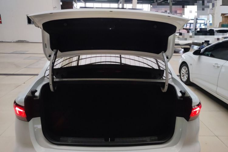 Used Geely Auto Emgrand 2025 4th Generation 1.5L Manual – Dragon Edition
