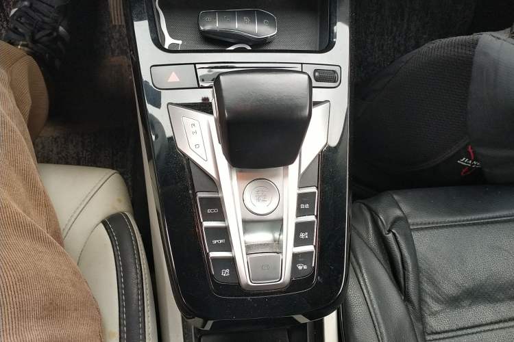 Used BYD Yuan Pro 2021 401 km Luxury Version Gear Lever