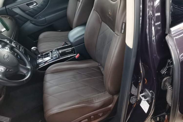 Used Infiniti QX70 2013 3.7L Standard Edition
