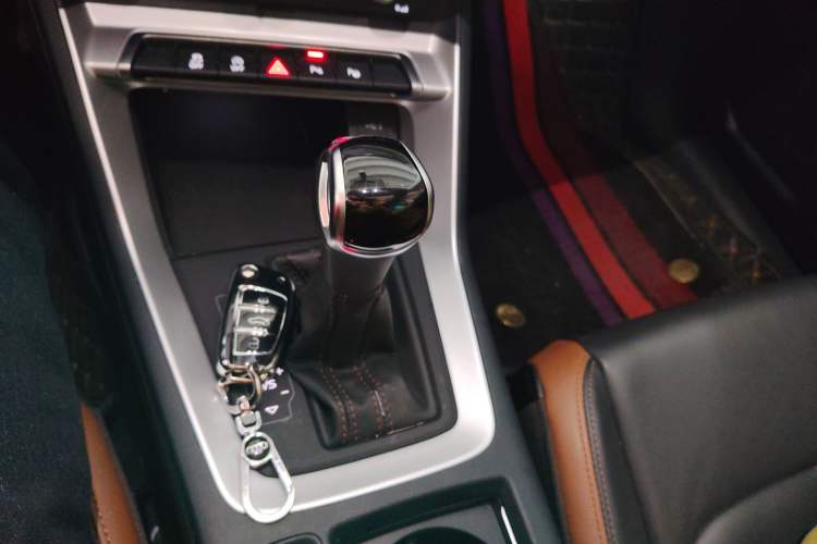 Used Audi Q3 2023 35 TFSI Fashion Elegant Version (1.4T) Gear Lever