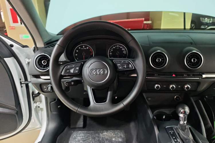 Used Audi A3 2020 Restyled Sportback 35 TFSI Entry-Level China VI Emission Standard
