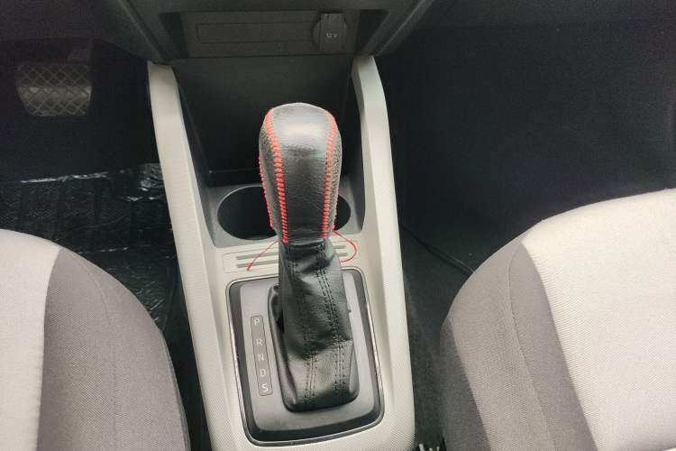 Used Skoda Fabia 2015 1.4L Automatic Front-Drive Model
