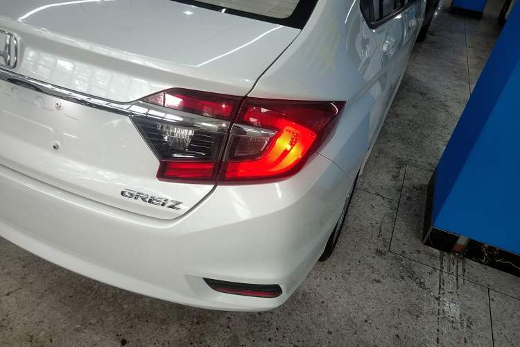 Used Honda Greiz 2016 1.5L CVT Classic Edition
