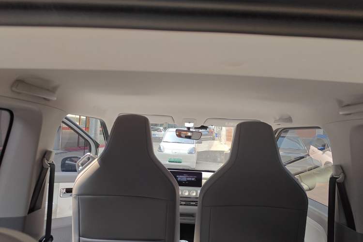 Used Wuling Air ev 2023 - Four Seats - Advanced Edition Headliner