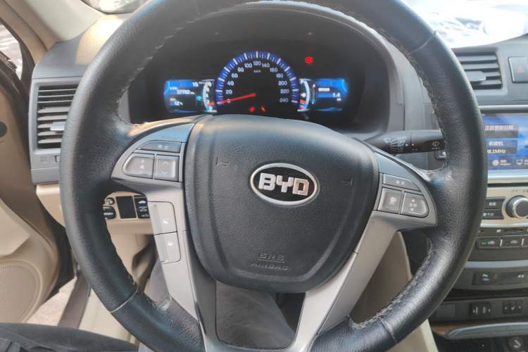 Used BYD G6 2012 1.5TI Manual Luxury Edition