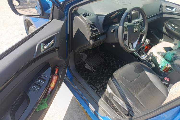 Used BYD Surui 2013 1.5L Manual Luxury Model Driver Seat