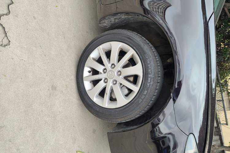 Used Mazda 6 2013 2.0L Automatic Fashion Edition Right Front Wheel Hub