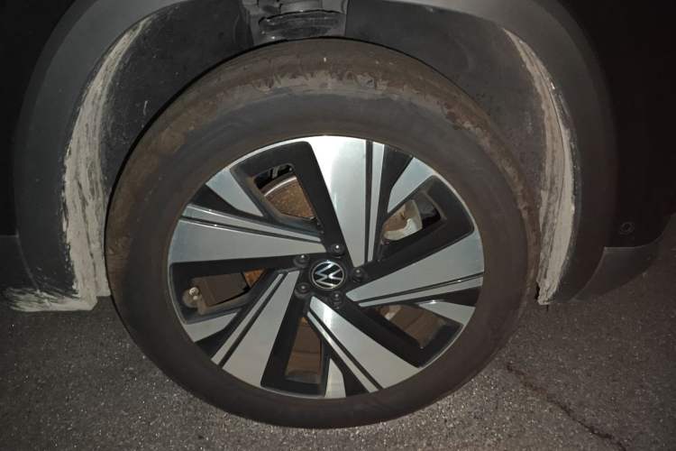 Used Volkswagen Teramont 2024 380TSI All-Wheel Drive Longyao Edition Right Front Wheel Hub