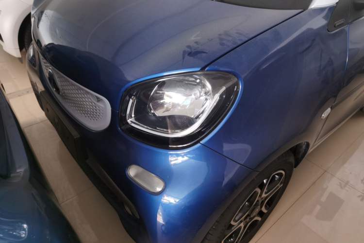 Used smart fortwo 2017 1.0L 52kW New Sound Special Edition China V Emission Standard