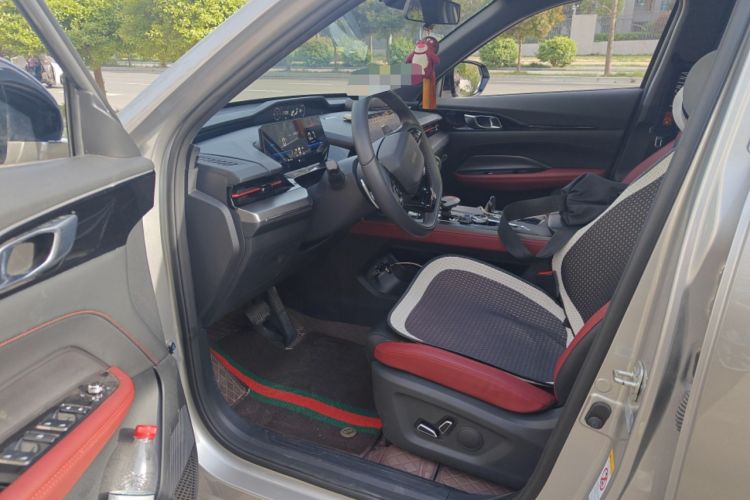 Used CHANGAN OSHAN Z6 2023 Blue Whale 2.0T Automatic Smart Drive Model Driver Seat