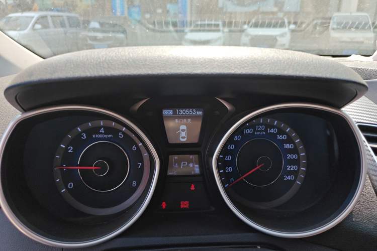 Used Hyundai Elantra (5th Generation / Langdong) 2015 1.6L Automatic Leading Model Odometer Close Up