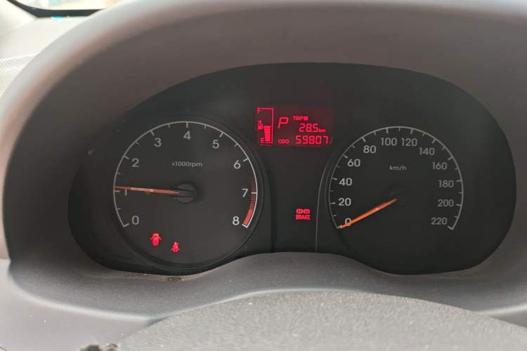 Used Hyundai Verna (older generation) 2014 1.4L Automatic Smart GLS Odometer Close Up